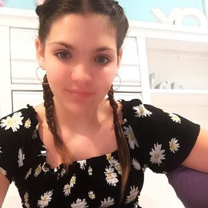 Meet your Posher, Mia